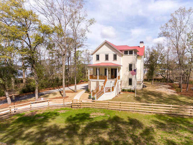 pepper-plantation-wando-river-with-dock-separate-guest-house-2