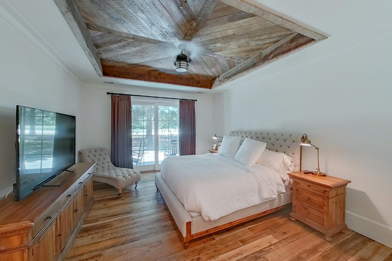 ONE-OF-A-KIND HOME IN EQUESTRIAN COMMUNITY - photo 10
