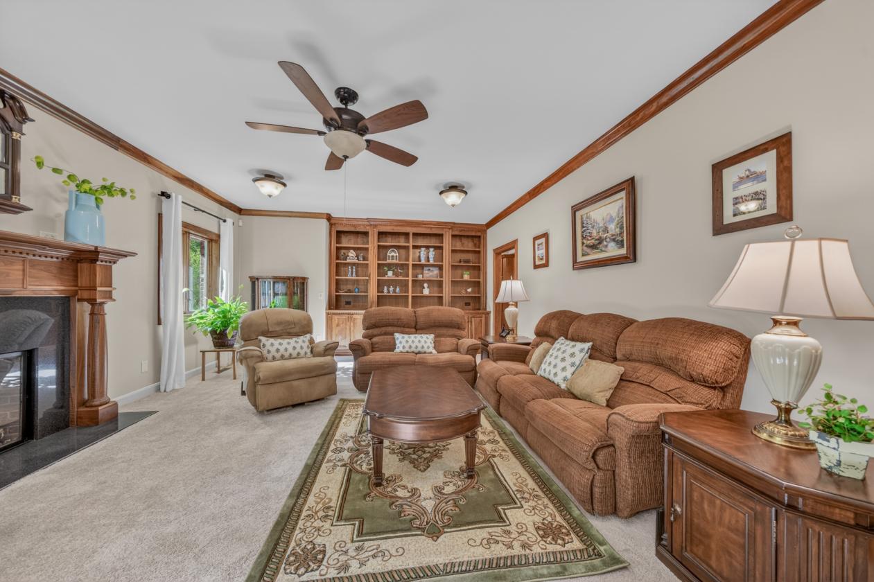 Private Estate on Green Mountain - photo 17