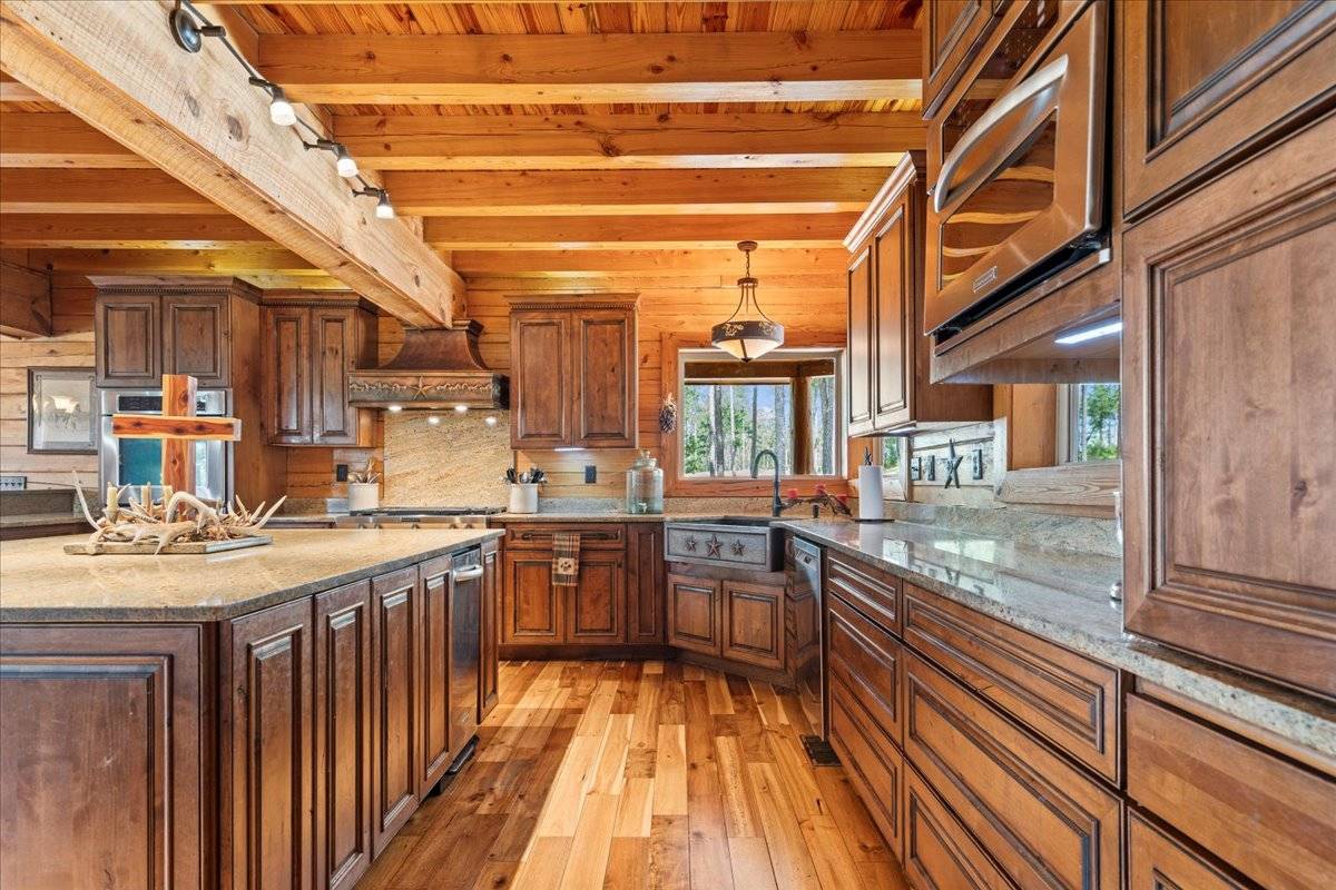 Equestrian Retreat custom log home on 68 Acres  - photo 4