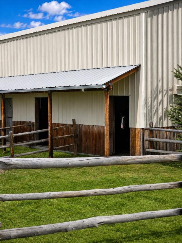 40 Acre Equestrian Property With Heated Arena - photo 4