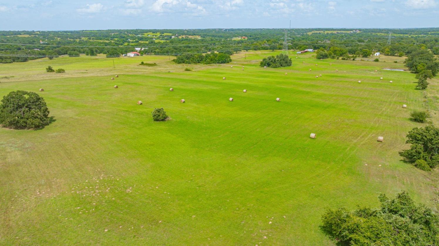 Turnkey Ranch Property With Coastal Fields!! - photo 8