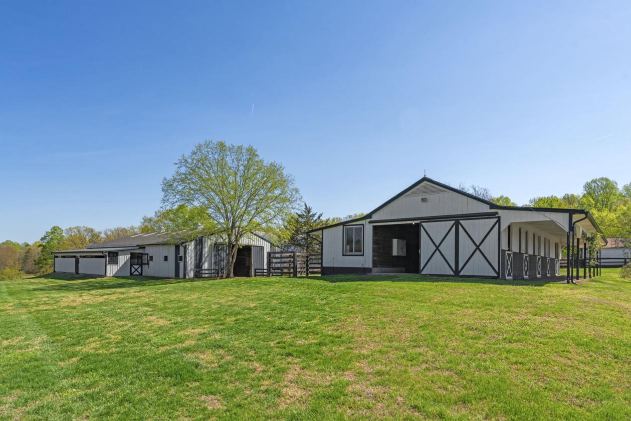 Equestrian Dream: Arenas, Homes & Charm - photo 22