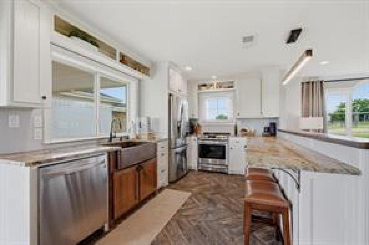 Exceptional Turn Key Equestrian Facility - photo 20