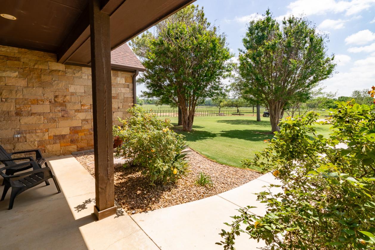 Scenic 64 Acre Horse & Cattle Property - photo 4