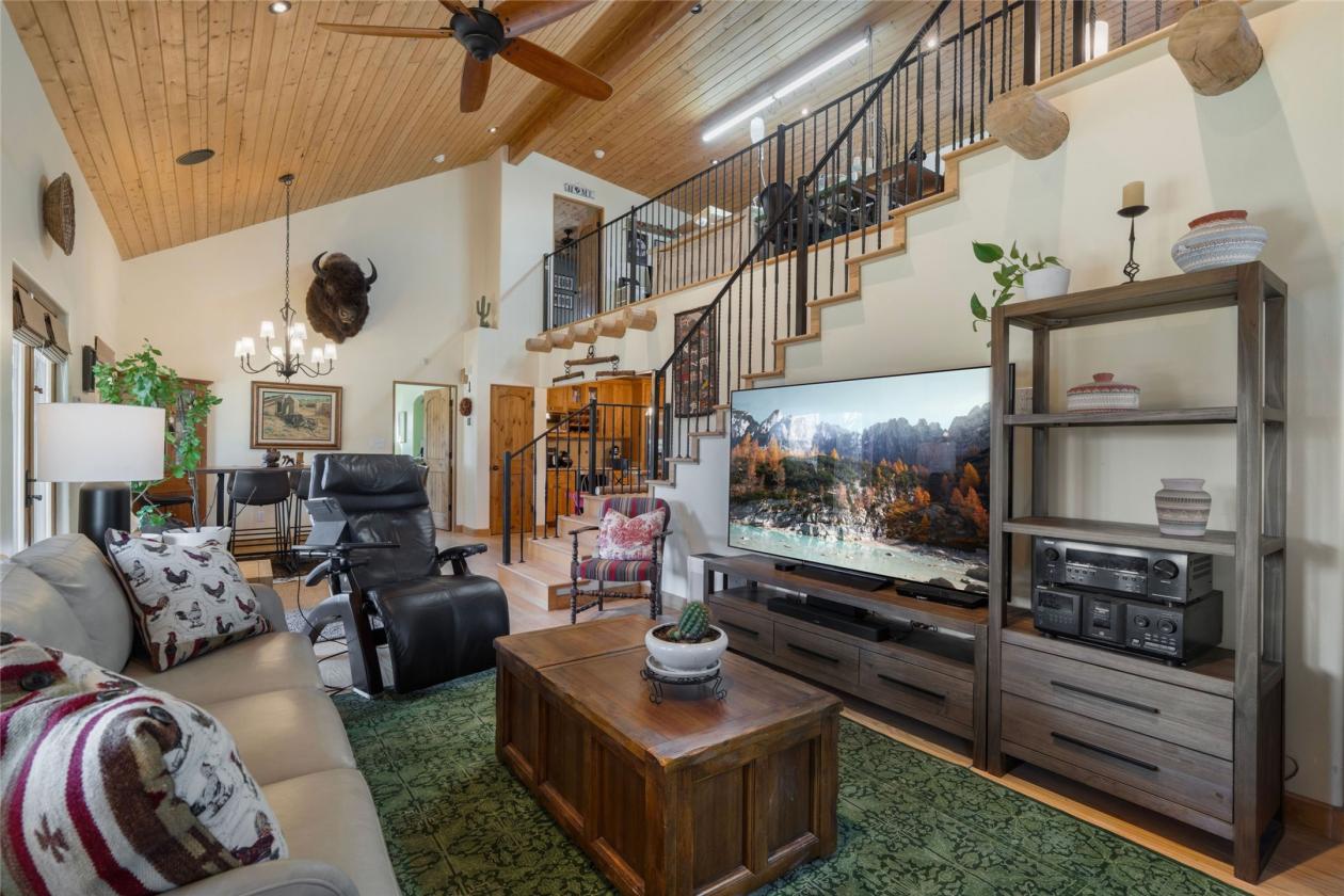Rare and Beautiful Horse Property Near Santa Fe - photo 14