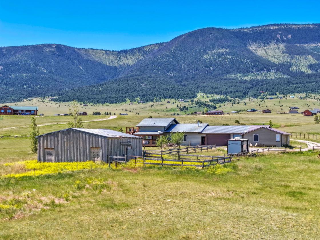 Home, ADU, Barn, 10 acres and Million Dollar views - photo 2