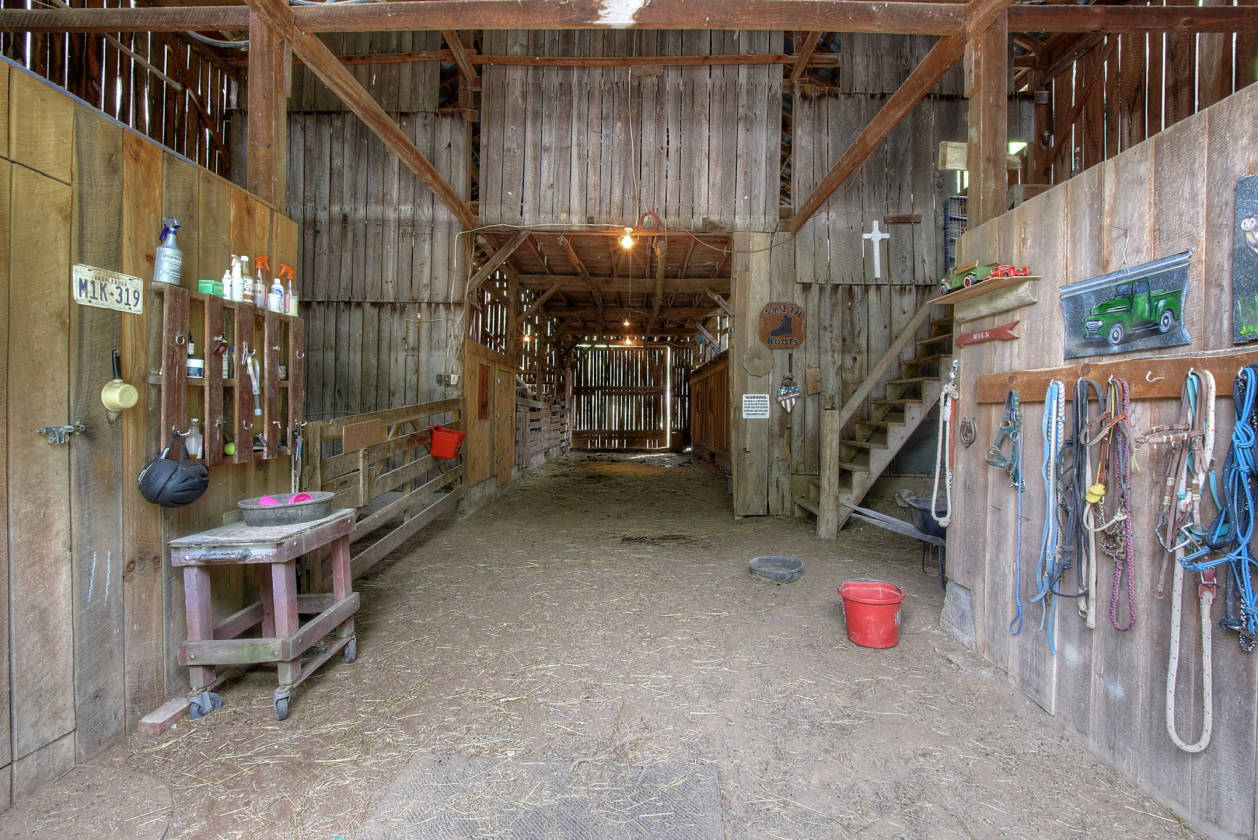 120+ Acre rustic farm with three homes and a 5... Piney Flats, Sullivan County, Tennessee