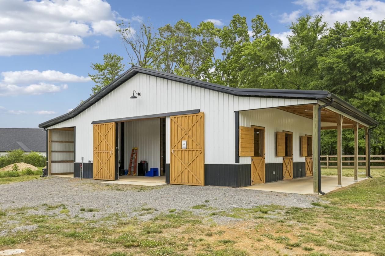 Luxury Meets Equestrian Life - photo 6