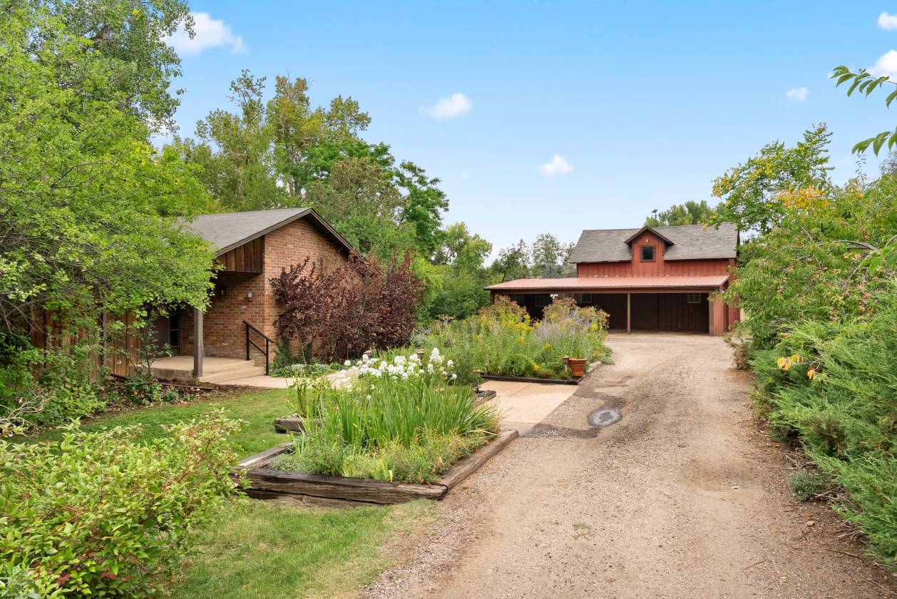 Horse Property for sale.