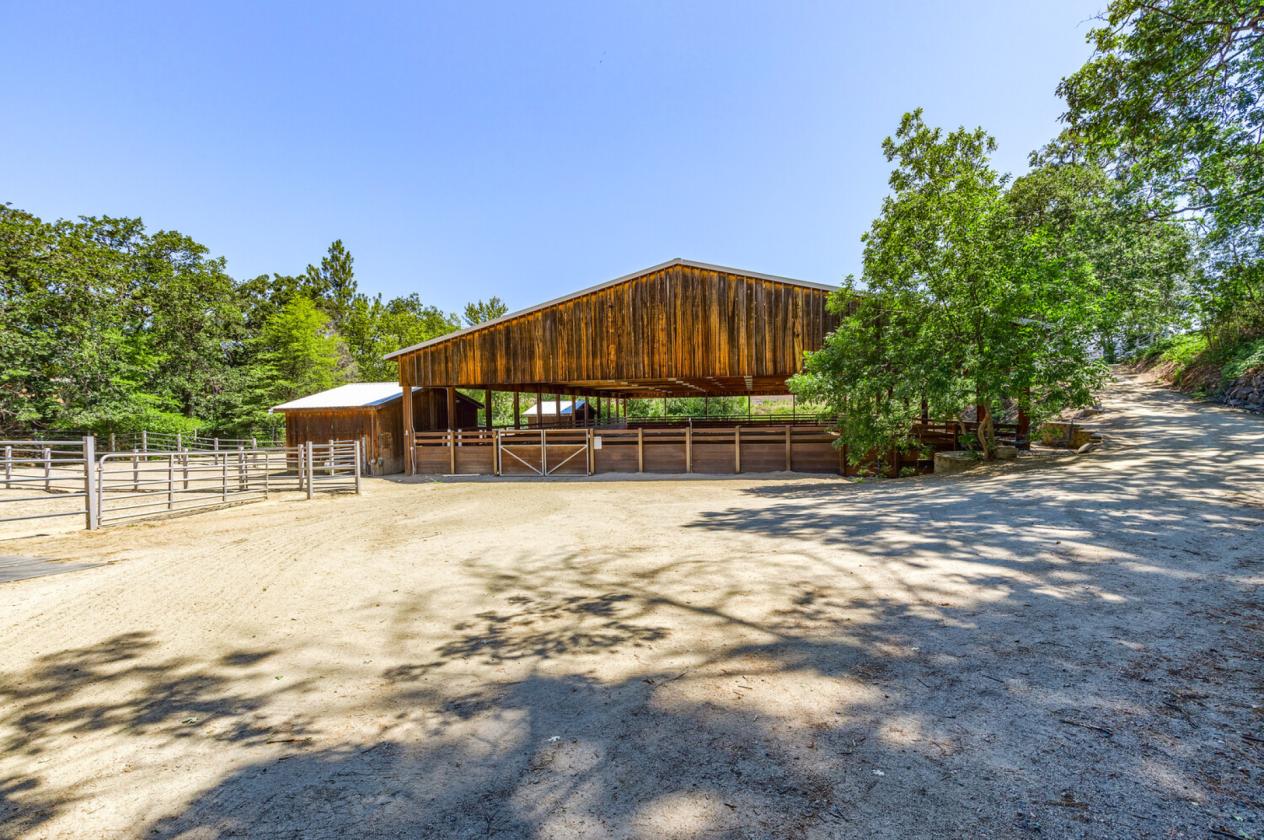 Premier Southern Oregon Equestrian Estate - photo 7