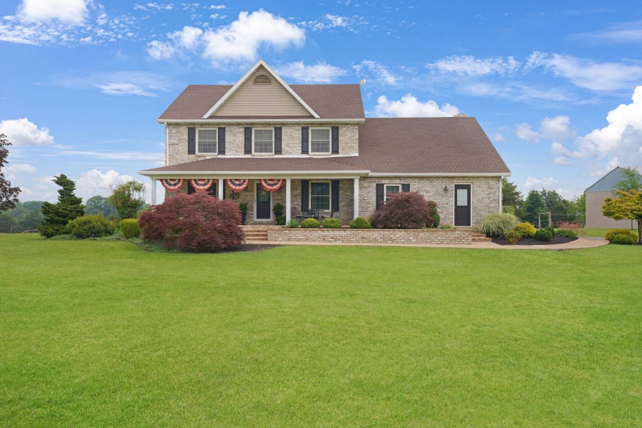 Horse Property for sale.