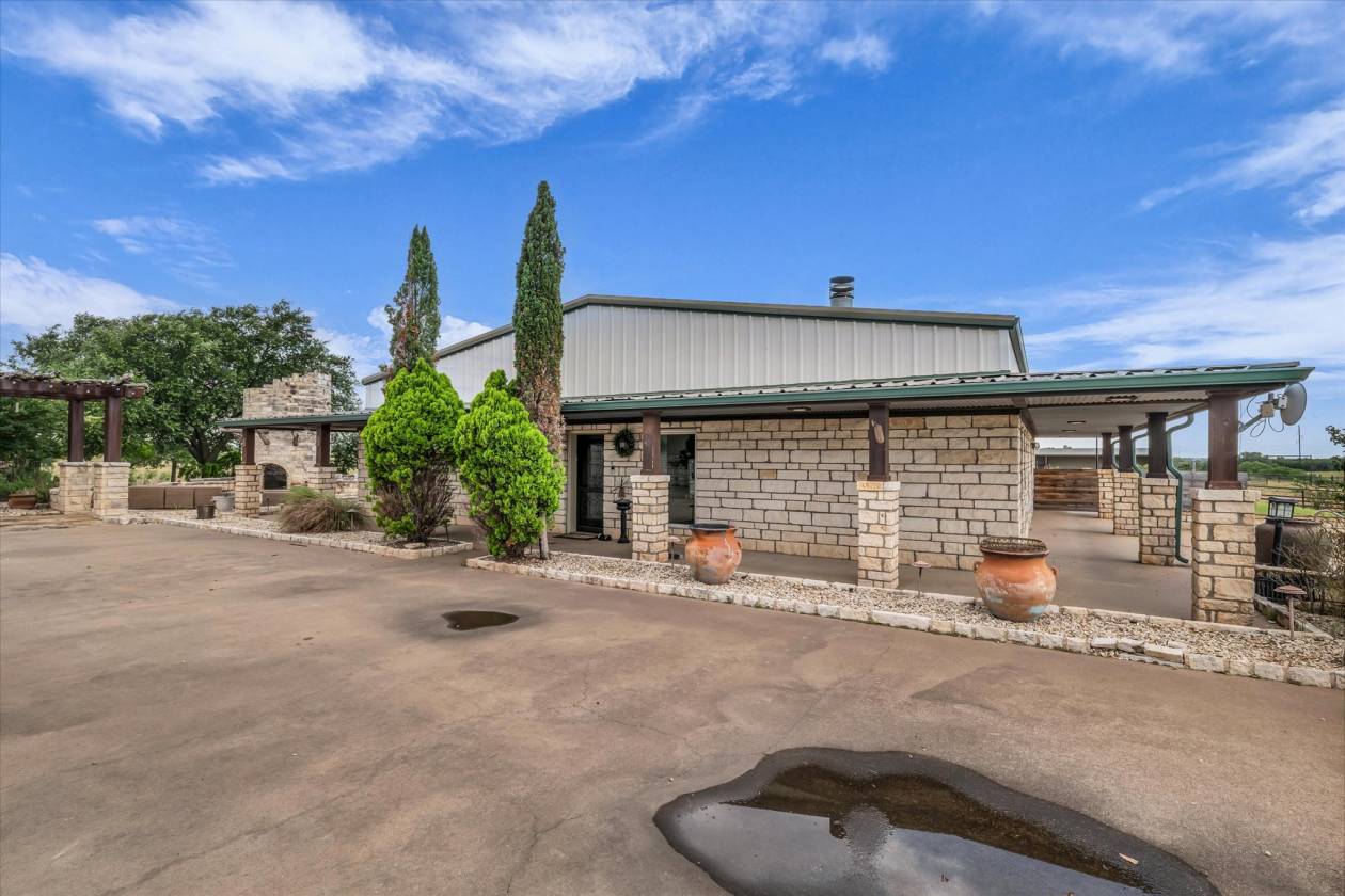Horse Property for sale.