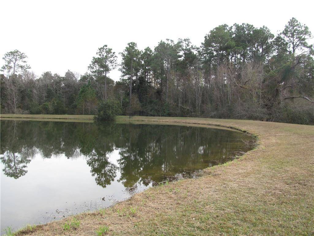 10 acres in Grand Bay, Alabama Grand Bay, Mobile County, Alabama