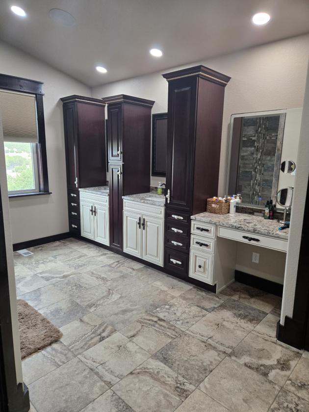 Custom Bardominium Home, New Barn, Indoor Arena! - photo 15