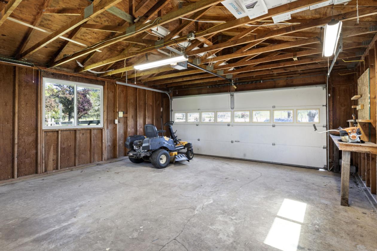 5 Acre horse property, fully remodeled home! - photo 28