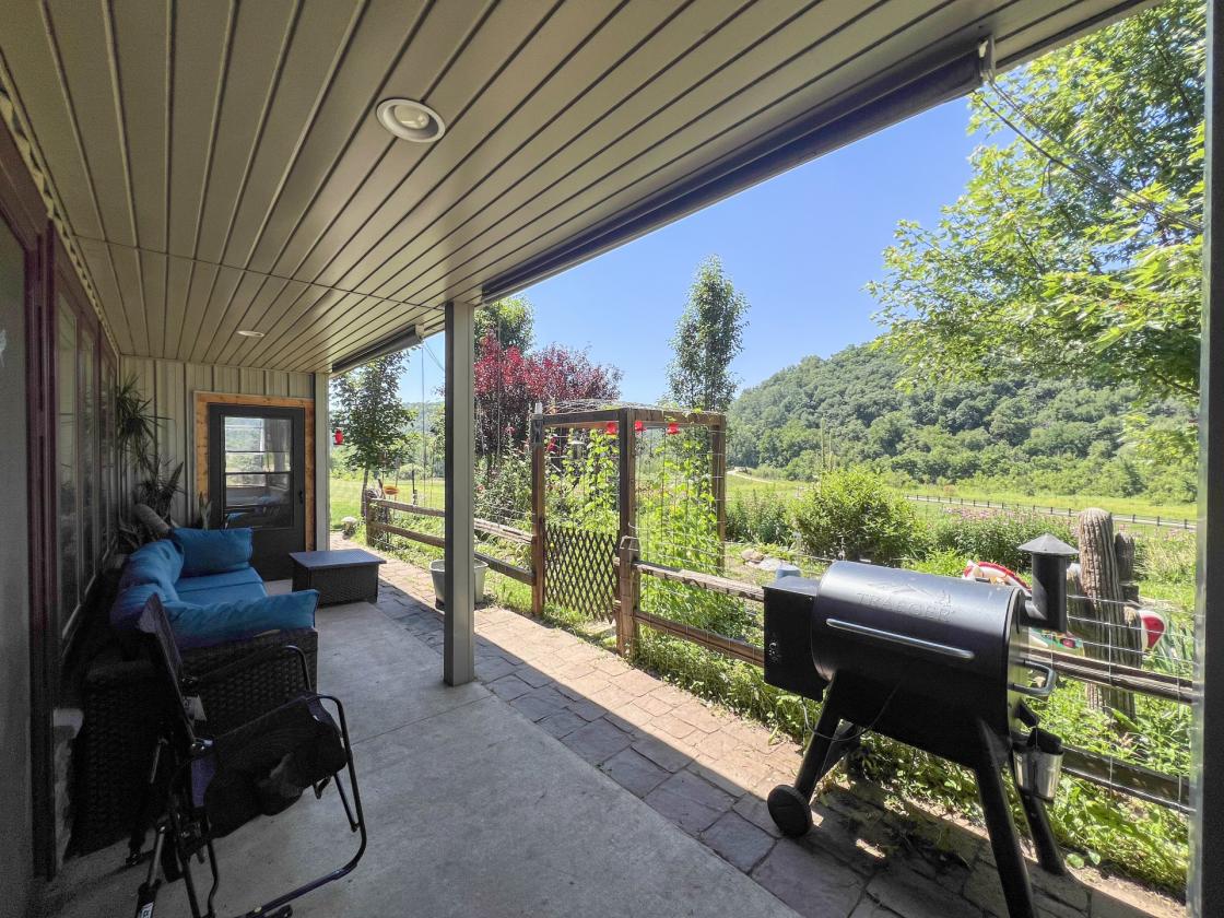 Horse/Hobby Farm on 17 Acres - photo 29