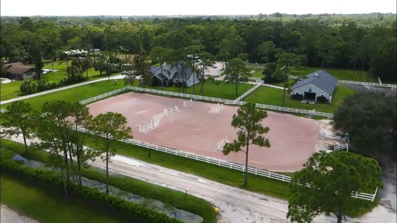 Horse Property for sale.