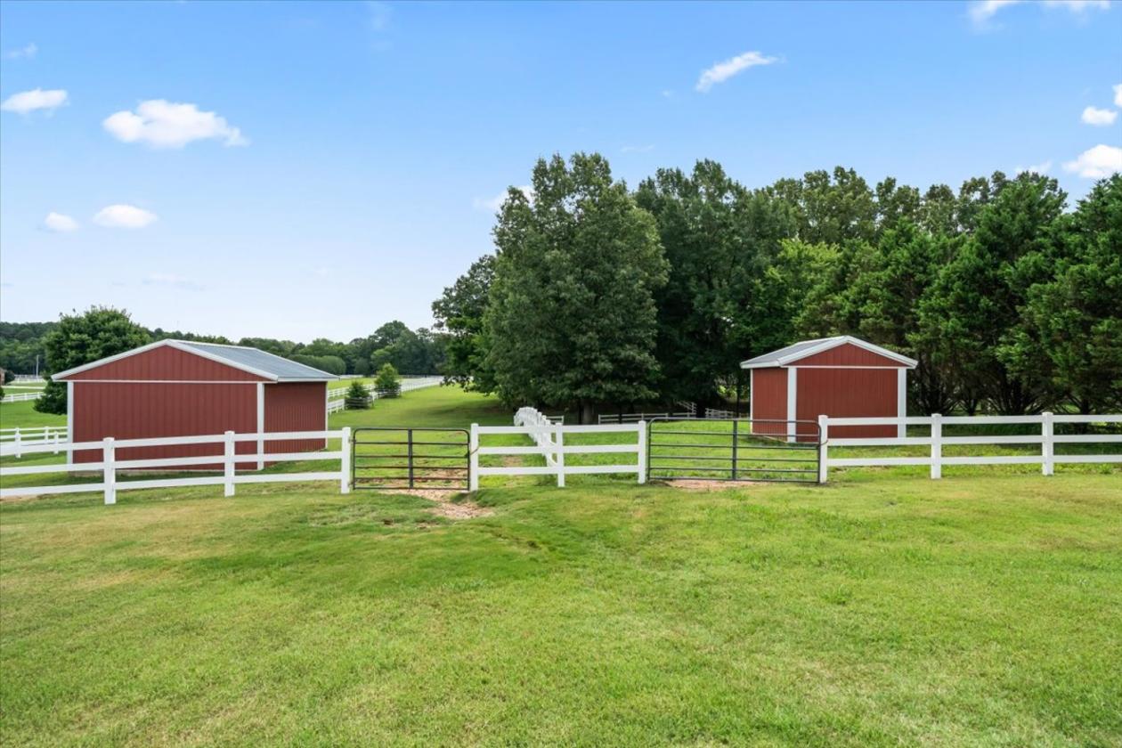 Luxury Equestrian Estate on 13.5 Acres - photo 7