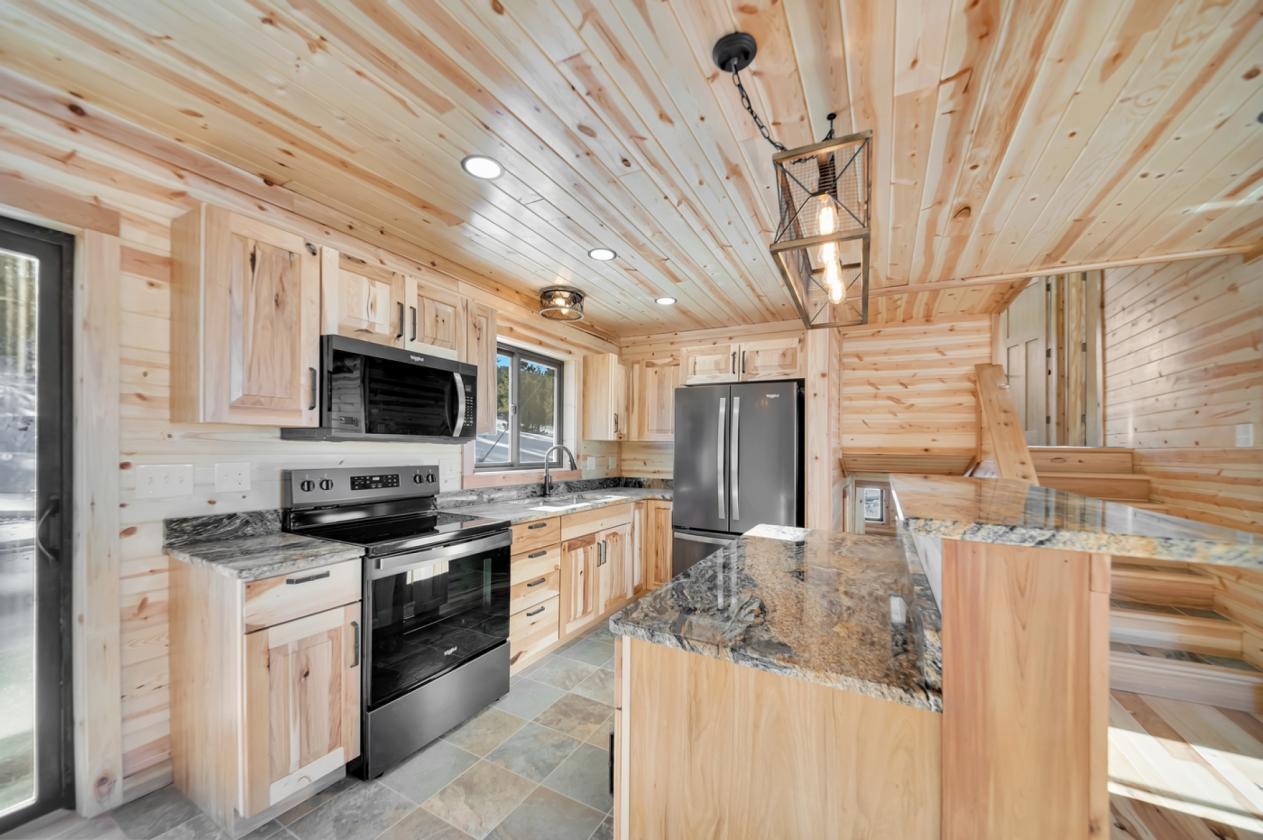 MOVE IN READY, 24+ ACRES, FULLY FENCED - photo 12