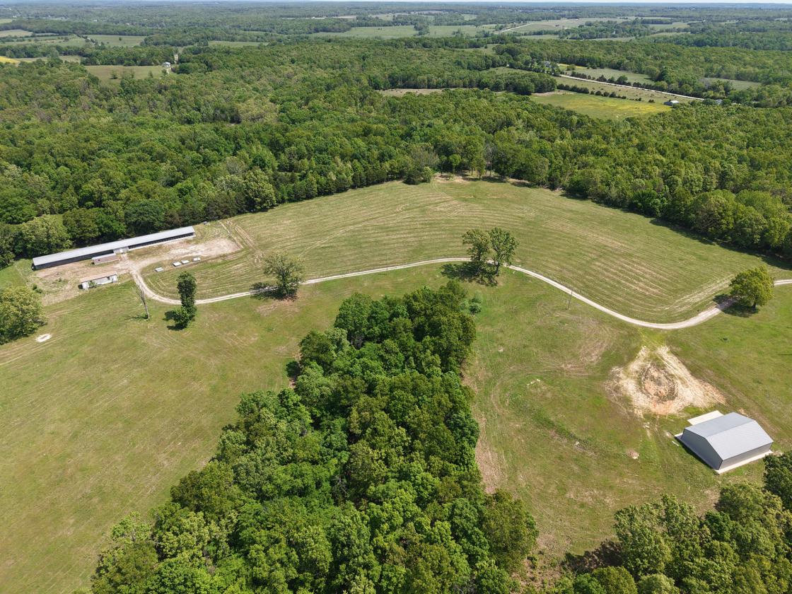 285 ac Ranch with Basement Homes and Live Water - photo 27