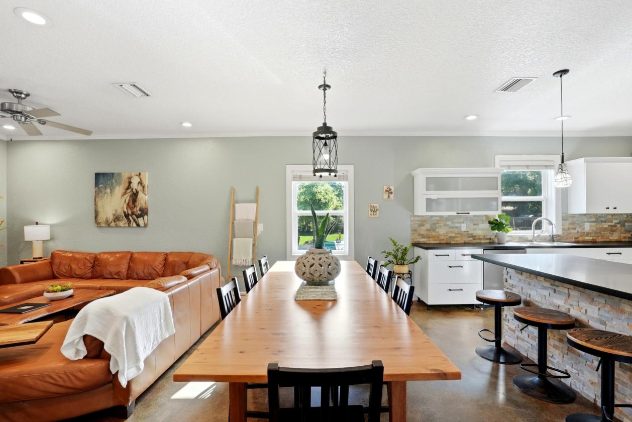 Unique equestrian estate on 6.57 acres - photo 7