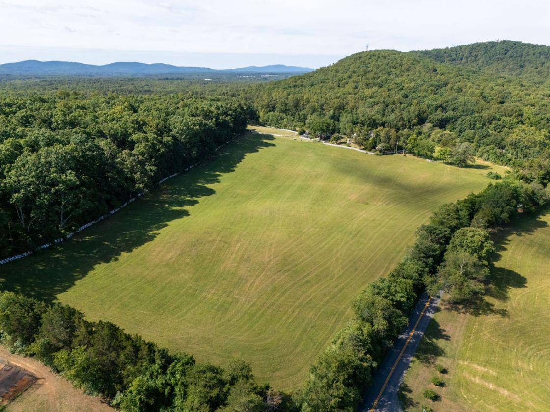Stunning 30 Acre Horse Farm near Charlottesville - photo 29
