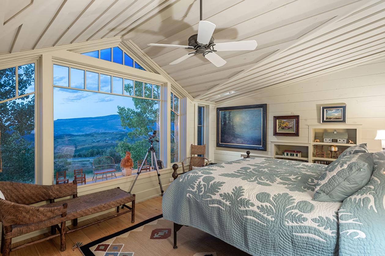 Quintessential Mountain Retreat - photo 12