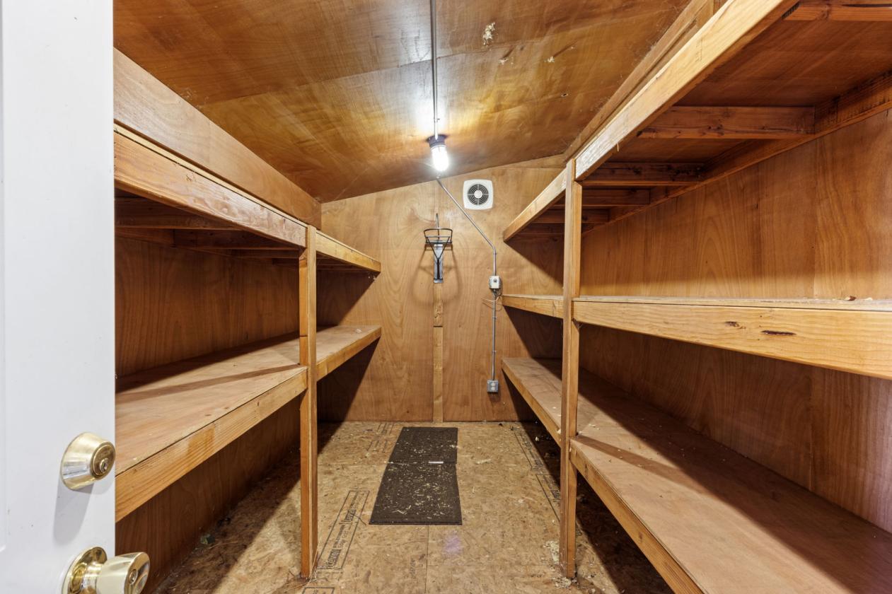 5 Acre horse property, fully remodeled home! - photo 14