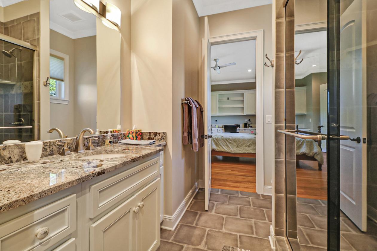 Luxury living meets sweeping, unforgettable views - photo 24