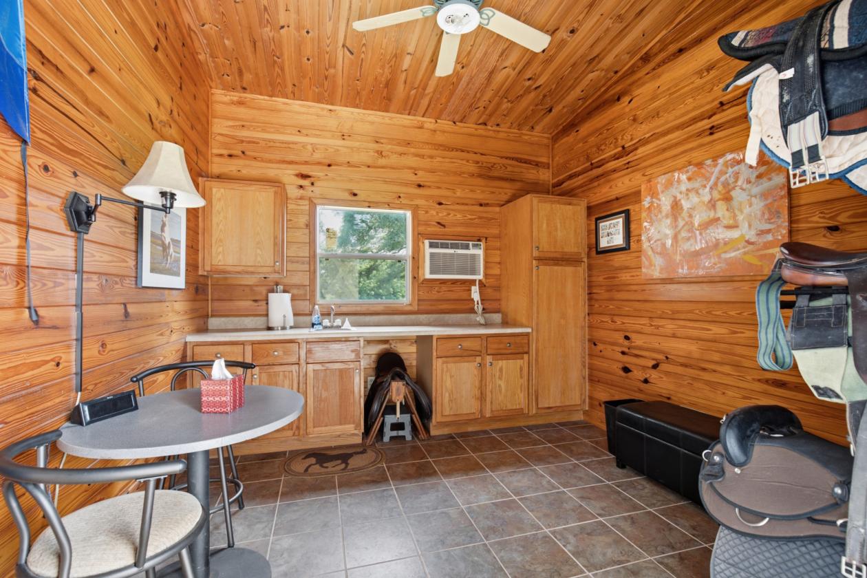 20 ACRE EQUESTRIAN PARADISE WITH NO HOA - photo 17