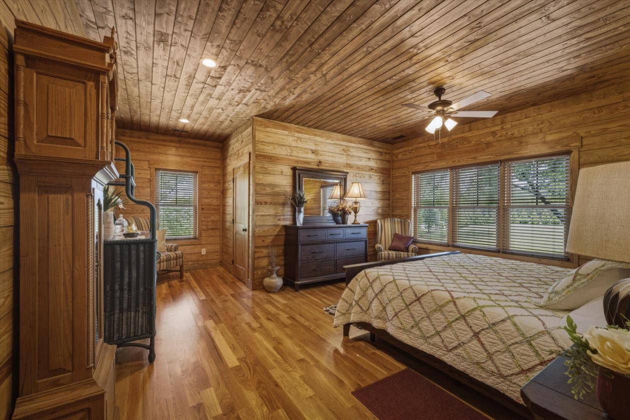 7 Acre Horse/Hobby Farm with Craftsman Style Home - photo 18