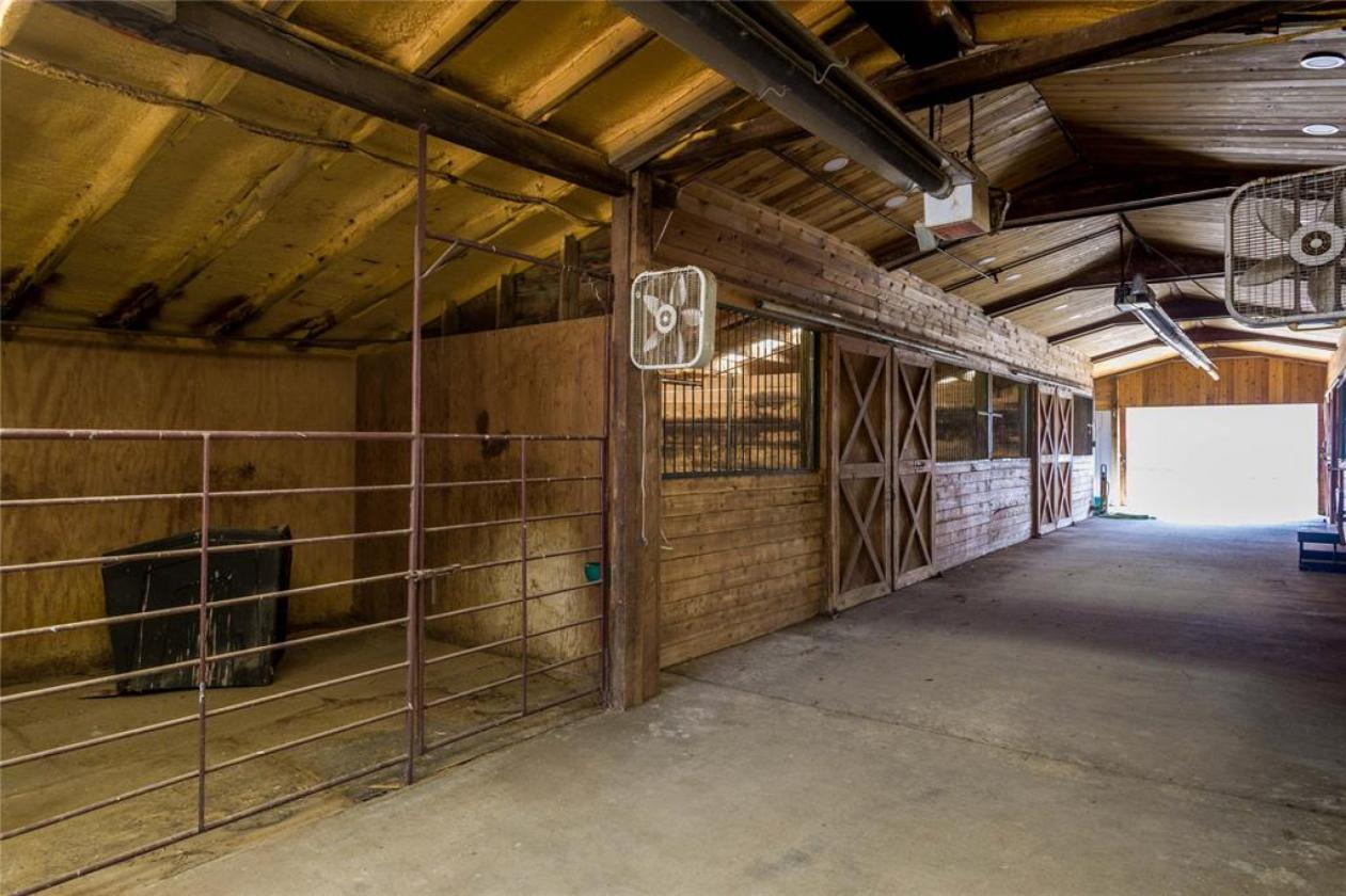 20-Acre Horse Property with 3 Arenas - photo 8