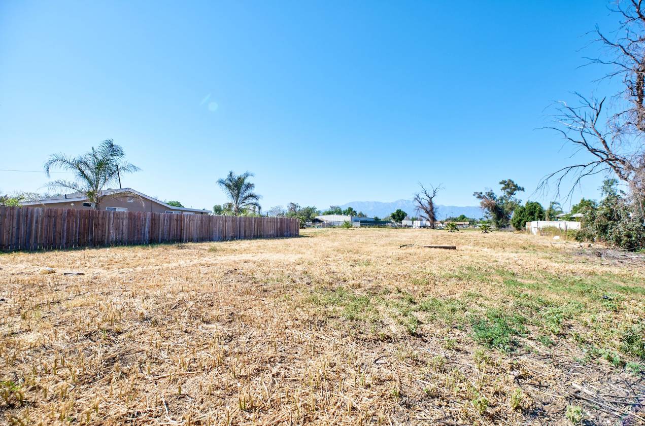 PRICE REDUCED!! Horse property, DUPLEX. Make it your dream