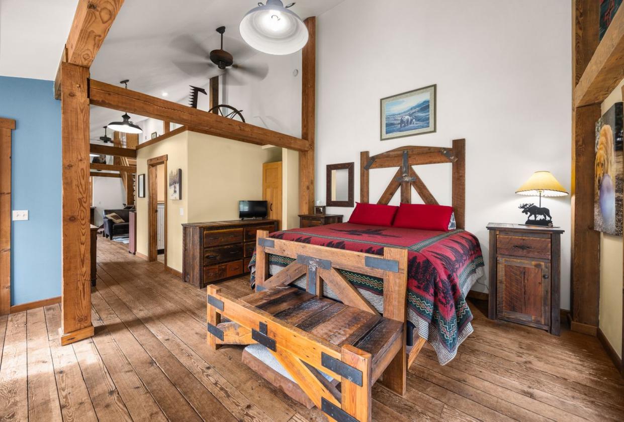 Humble Rustic Equestrian estate - photo 18