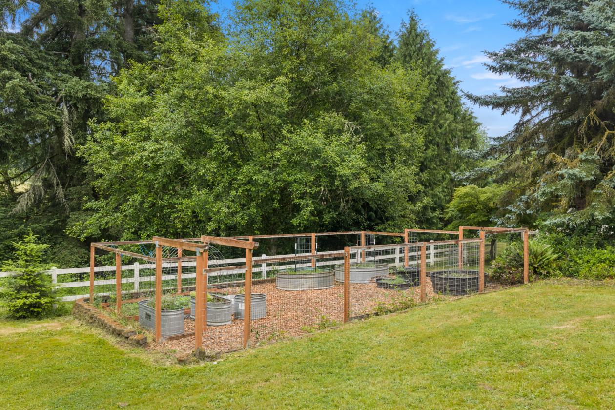 PNW Country Home w/Equestrian Foundations - photo 25