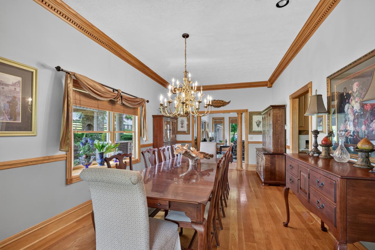 Luxury Estate with 48 acres - photo 14
