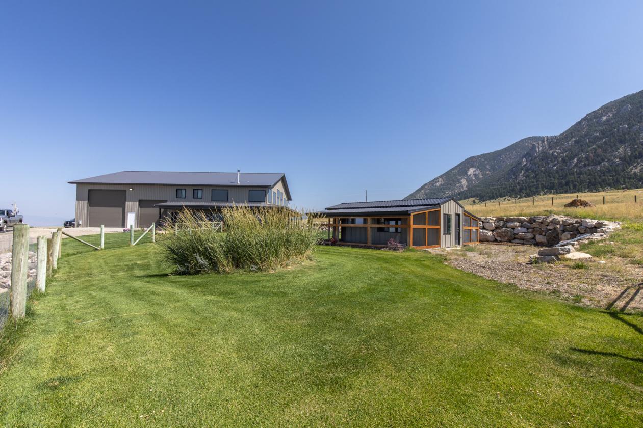 Yellowstone Corridor Luxury Horse Property - photo 9