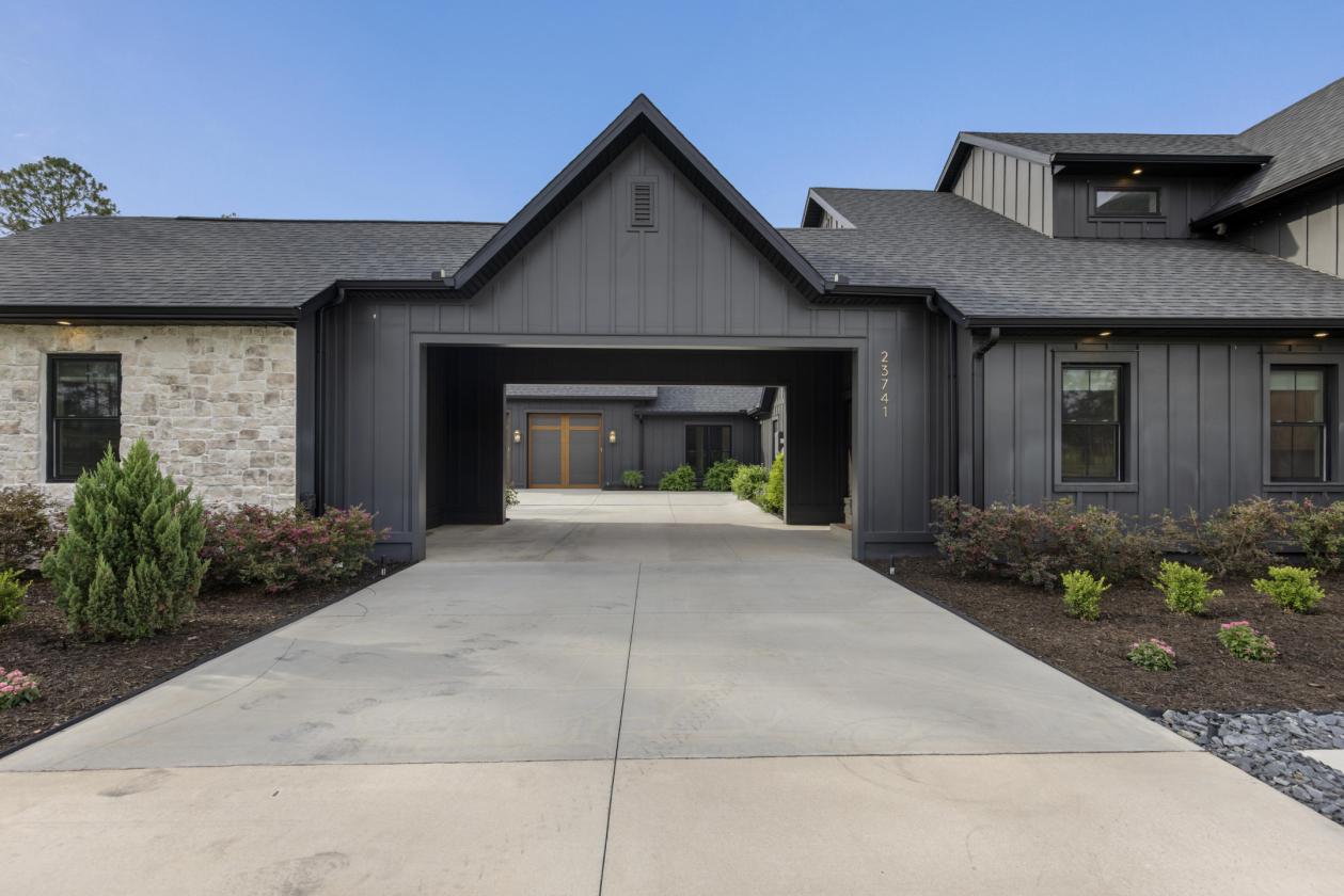 Lakewood Ranches Modern Estate - photo 9