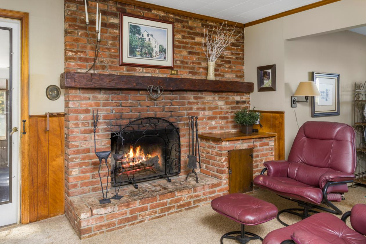 17+ PICTURESQUE ACRES WITH 2 BARNS & HOUSE - photo 23
