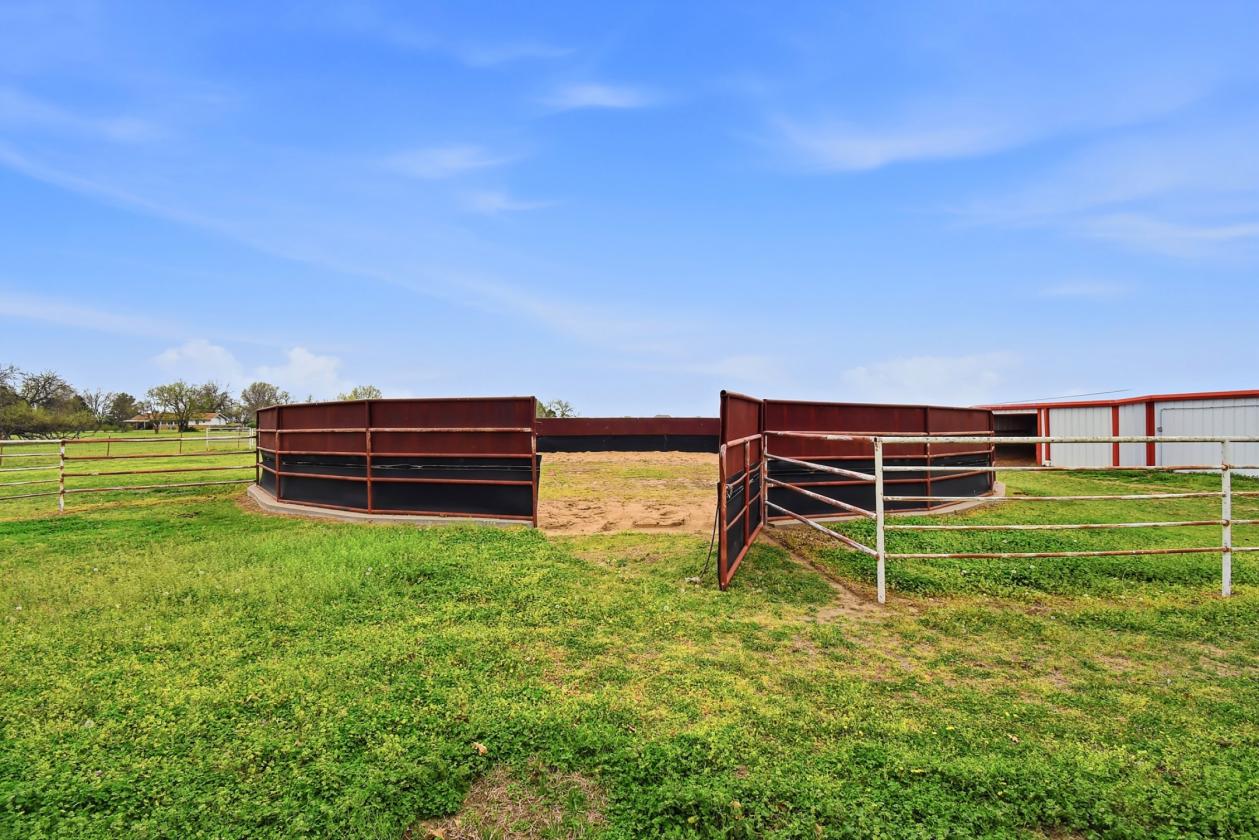 Equestrian Dream with Deluxe Horse Setup - photo 26