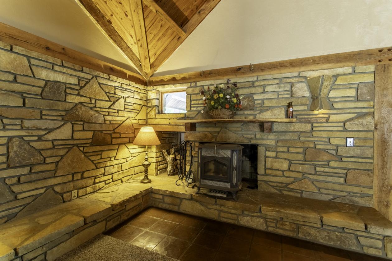Luxury Timberframe Home with Horse Facilities - photo 18