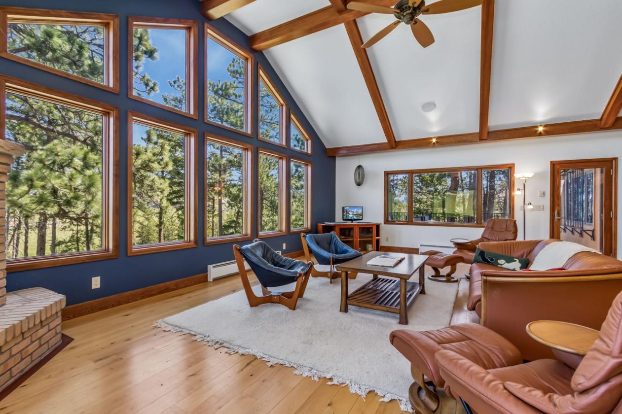 Stunning Mountain Equestrian Legacy Property - photo 5