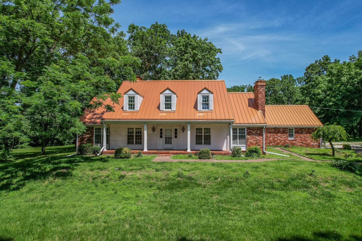 Luxury 227 Acre Horse Property - photo 1