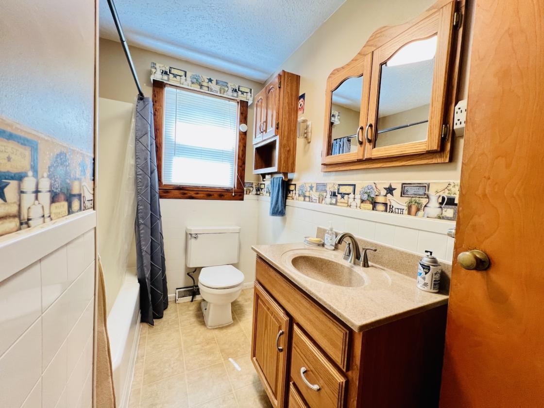 10.65 Ac. m/l with House & Workshop near Lake! - photo 15