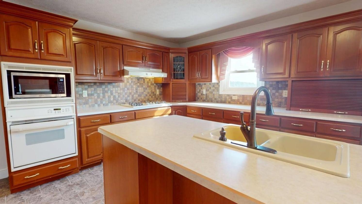 Spacious Home with new Horse Barn - photo 22