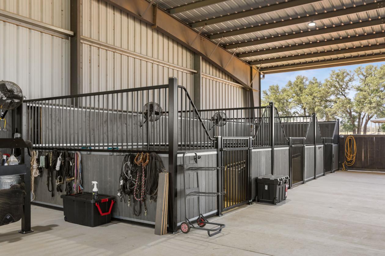 Luxury Equestrian Estate on 73 Acres - photo 23