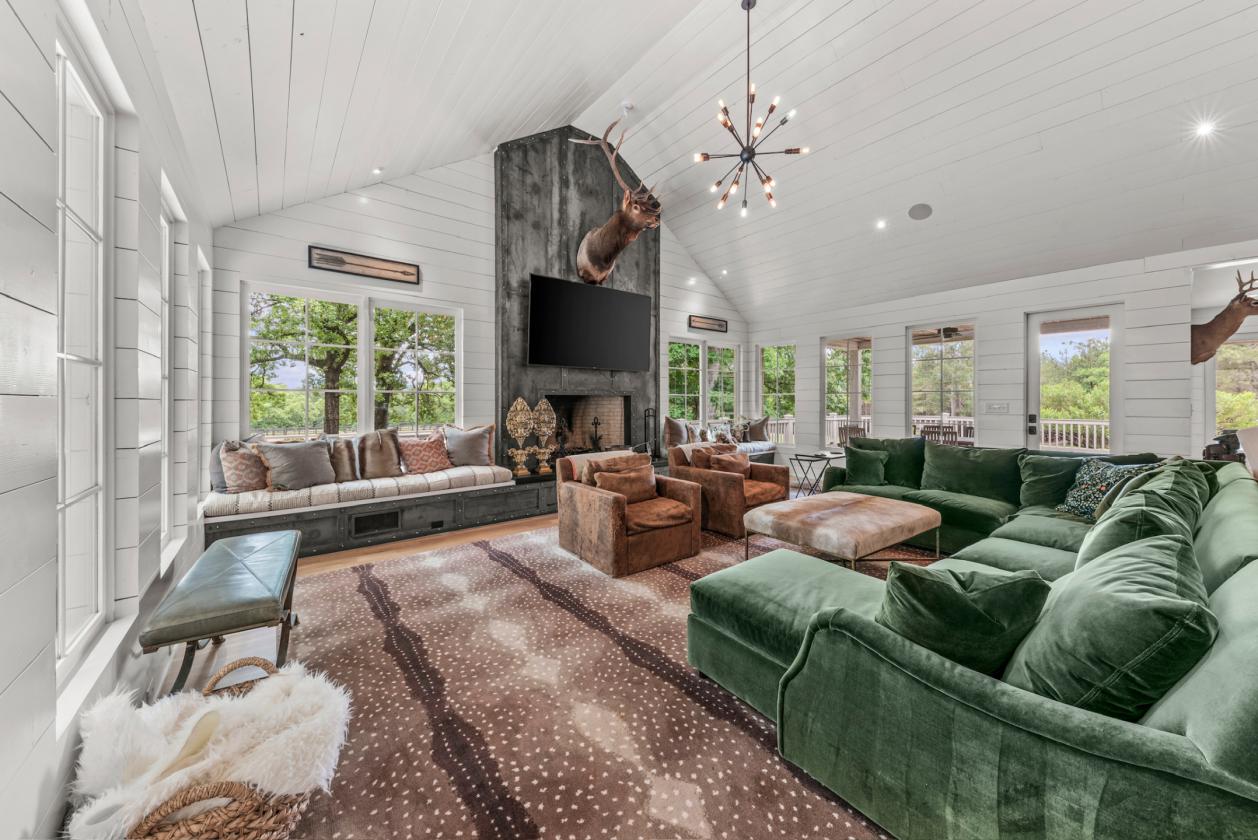 Luxury Equestrian Estate - 96 Acres - photo 5