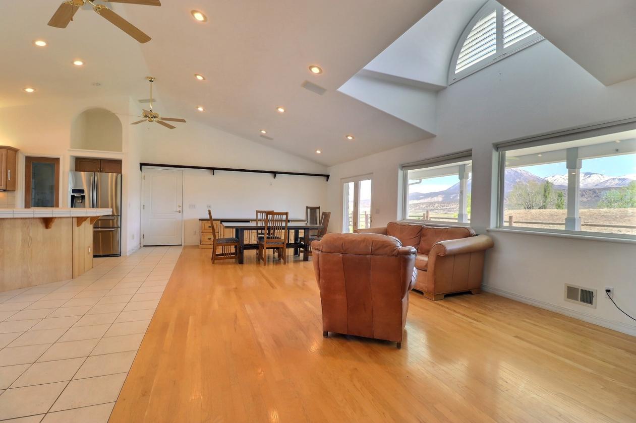 Beautiful Horse Property on 5.37 Acres - photo 11