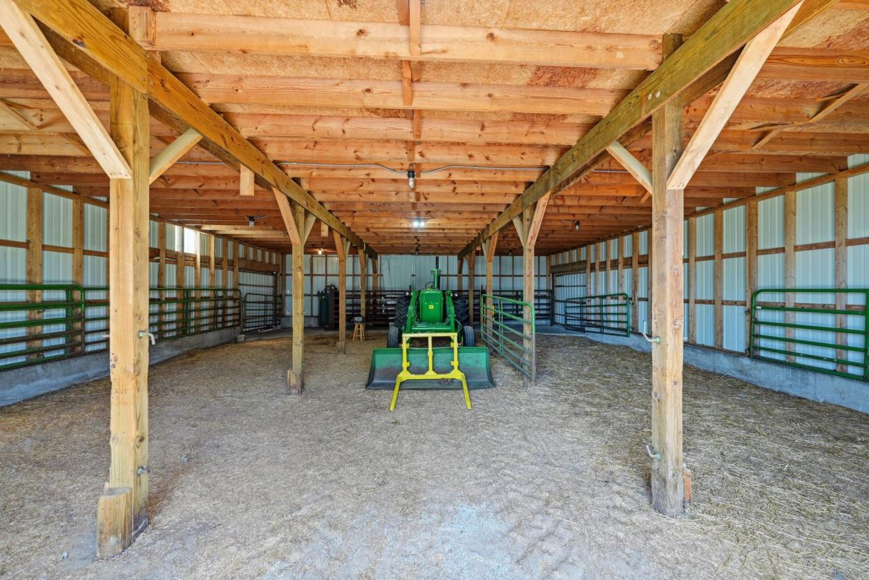 Meticulously Well Maintained Acreage! - photo 25